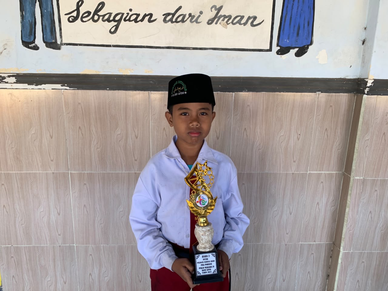 Siswa MIS Fathus Salafi Kelas 5B, Raih Juara 2 Lomba Pidato Bahasa Indonesia Tingkat Kecamatan